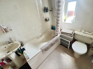 Bathroom - click for photo gallery